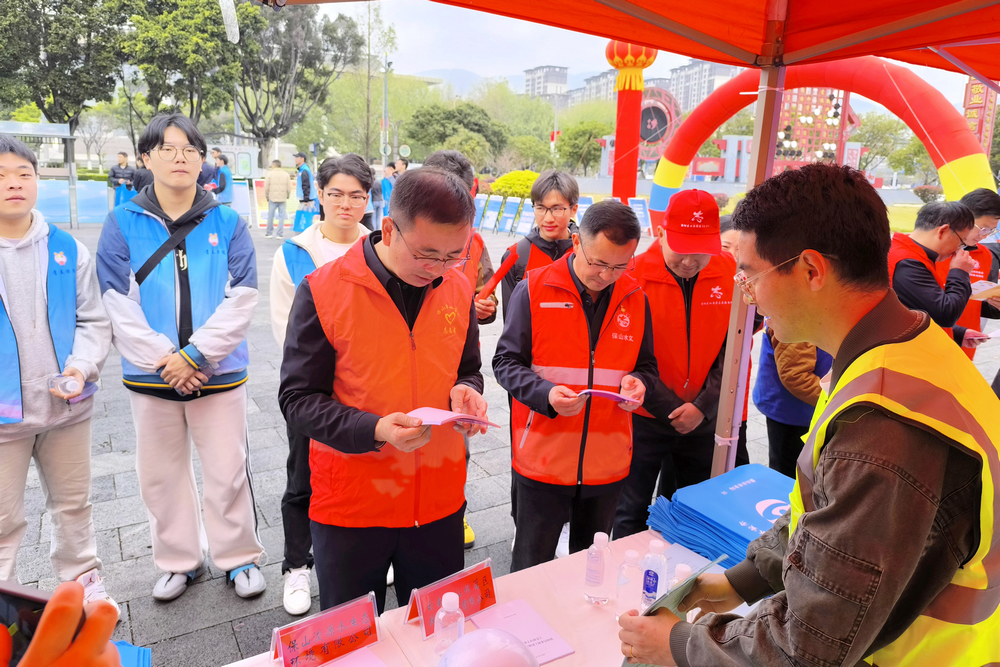 市水務(wù)局局長(zhǎng)了解保山壩灌區(qū)工程2.jpg